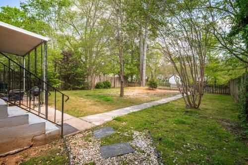 Private House + Yard Central Location to all RVA Private House + Yard Central Location to all RVA