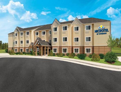 Microtel Inn & Suites by Wyndham Altoona