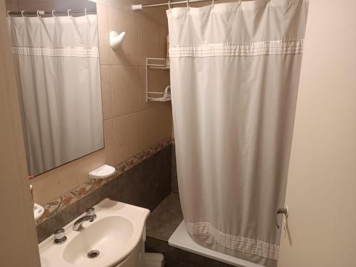 Las Heras 361 near 테니엔테 헤네랄 벤하민 마티엔소 국제공항