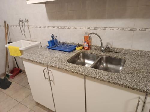 Las Heras 361 near 테니엔테 헤네랄 벤하민 마티엔소 국제공항