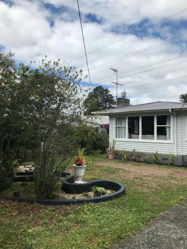 cosy home in New Lynn in New Lynn