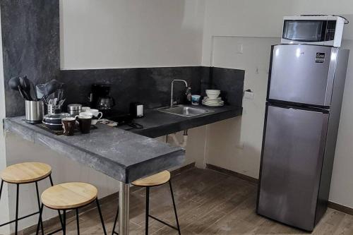 Departamento de 2 recamaras con 2 aires acondiconados, parking, wifi 70mb, refrigerador, micro,frega in Francisco I. Madero