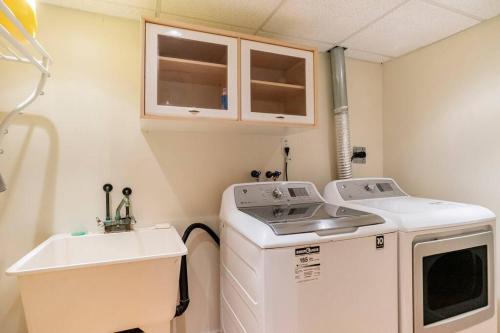Cozy basement apartment in Newmarket in Newmarket (ON)