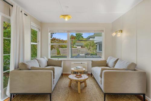 Soak up the sun with Wi-Fi, Taupo