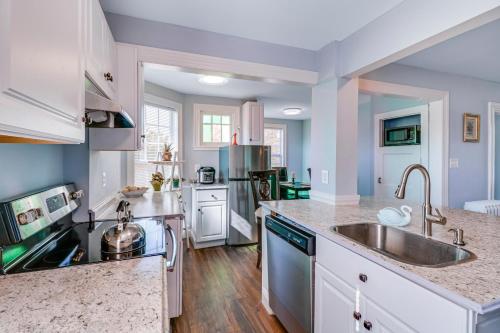 Relaxation Haven on the Shore near Choptank River - Self Catering, a Family n Group Favor detail