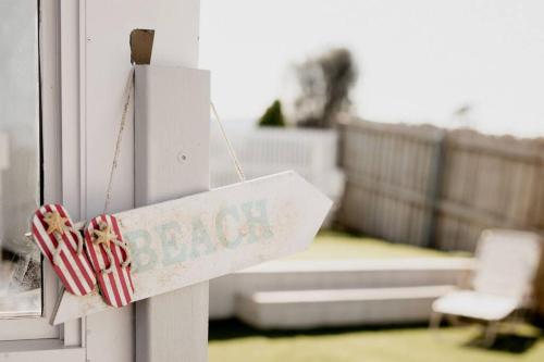 South Arm Beach House- Beach Front With Fire-Pit And Ocean Views