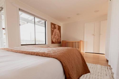 South Arm Beach House- Beach Front With Fire-Pit And Ocean Views