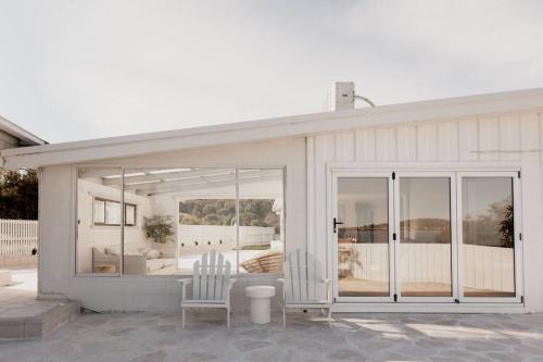 South Arm Beach House- Beach Front With Fire-Pit And Ocean Views