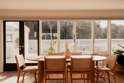 South Arm Beach House- Beach Front With Fire-Pit And Ocean Views