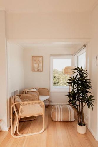 South Arm Beach House- Beach Front With Fire-Pit And Ocean Views