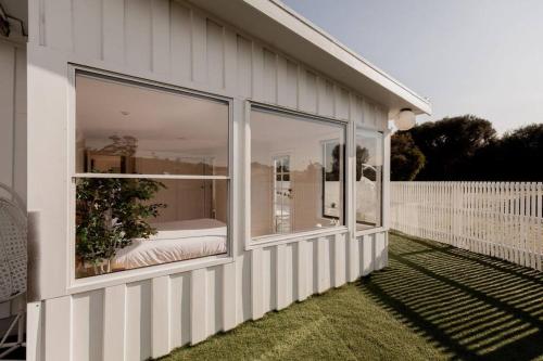 South Arm Beach House- Beach Front With Fire-Pit And Ocean Views