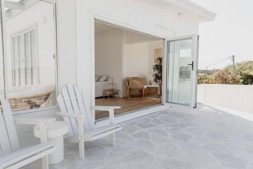 South Arm Beach House- Beach Front With Fire-Pit And Ocean Views