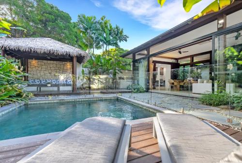 Luxury Balinese Style Villa - Pura Indah