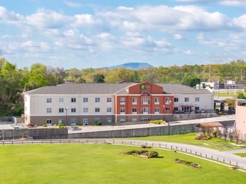 Holiday Inn Express & Suites Chattanooga-Hixson an IHG Hotel - image 13