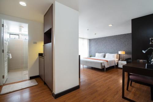 room detail thumbnail 0