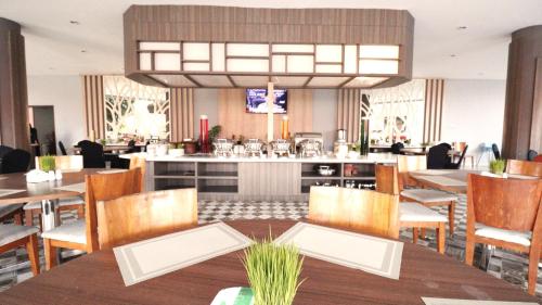 餐廳, 賈蒂盧爾山谷度假村 (Jatiluhur Valley Resort) in 普爾瓦卡達