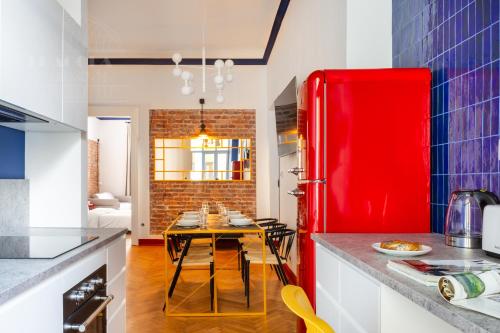 SquadGoals House - Spacious Stays by Fragola Apartments, Краков