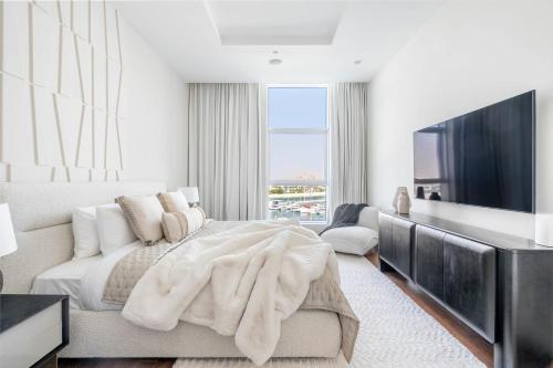 Oceana Luxury 4 BR Apartment with Resort Access and Sea Views by Exclusive Holiday Homes, Дубай (фото 3)