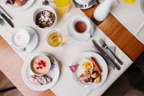 Hotel Color - image 4