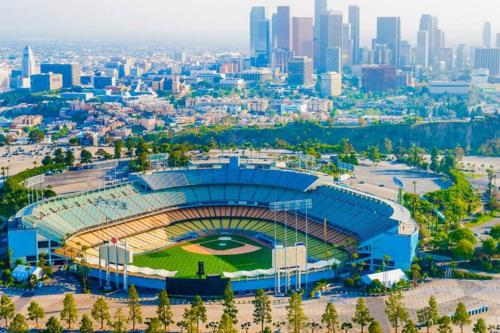 SoFi and Intuit 10 Min Drive Sleep 10 People 6 Beds in Inglewood, USA