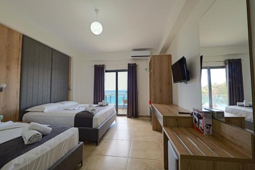 Hotel Esmerald Ksamil in คซามิล