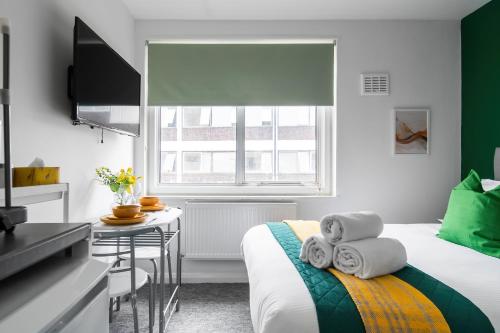 Livestay Affordable En-Suite Studio Rooms in London, N14