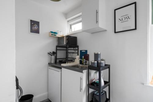 Livestay Affordable En-Suite Studio Rooms in London, N14