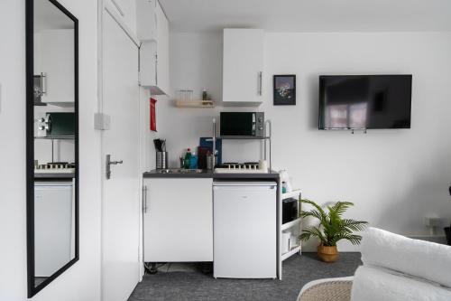 Livestay Affordable En-Suite Studio Rooms in London, N14