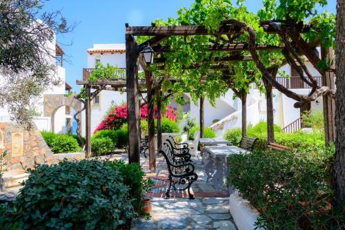 Alexander Beach Hotel & Village Resort - image 14