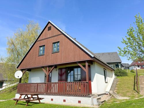 Třicítka na Šťastném kopci - Chalet - Černý Důl