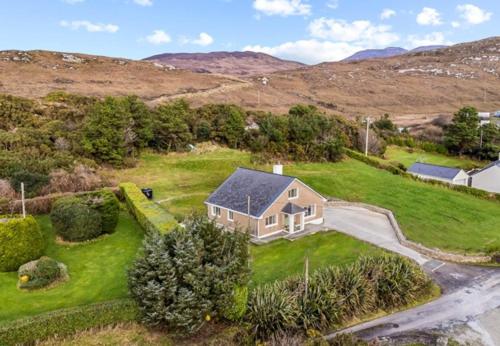 Teach Eile, Clifden