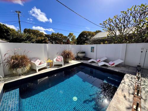 Gold Coast-Miami Mid-Century Beach Home With Pool