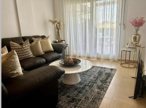 Impeccable 2-Bed Apartment in Alhama de Murcia