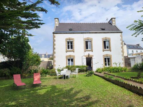 712-Villa Lezarouan a 300m des plages gîte à louer Poulgoazec