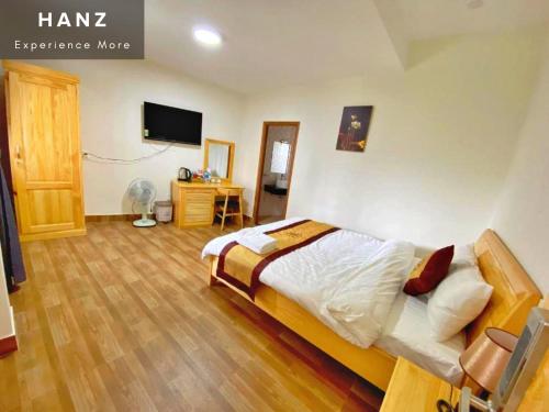 Standard Double Room room in HANZ Hoa Dang Hotel