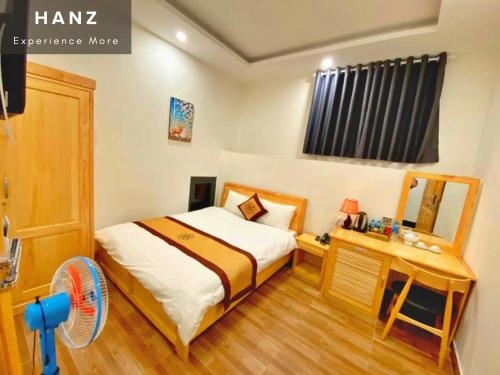 Standard Double Room image 7