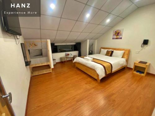 Superior Queen Room image 7