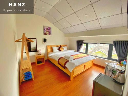 Superior Queen Room image 9