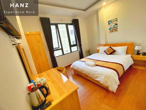 Superior Queen Room room in HANZ Hoa Dang Hotel
