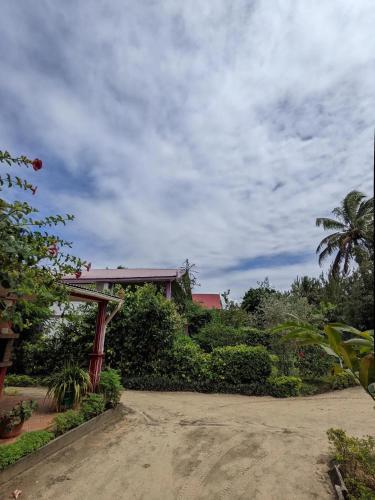 Viesnīcas āriene, Charming house with sea view in Foulpointe + Enclosed garden. in Foulpointe