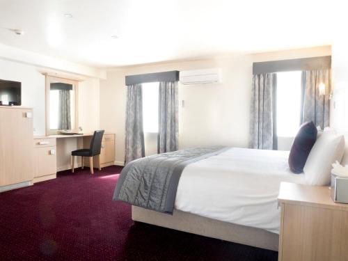 Cambridge Hotel Waterfront - Photo 2