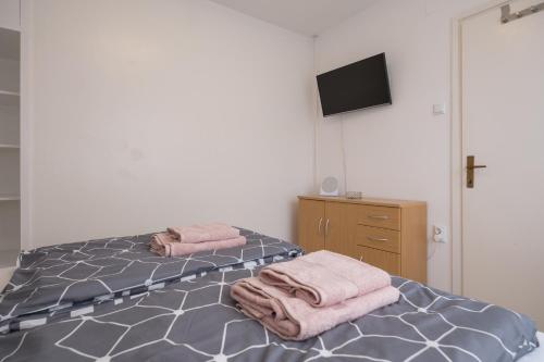 Apartments Lovorik - image 13