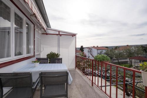 Apartment image 6
