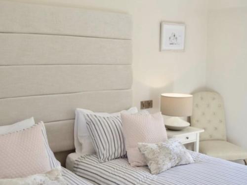 The Lane Apartment - image 13