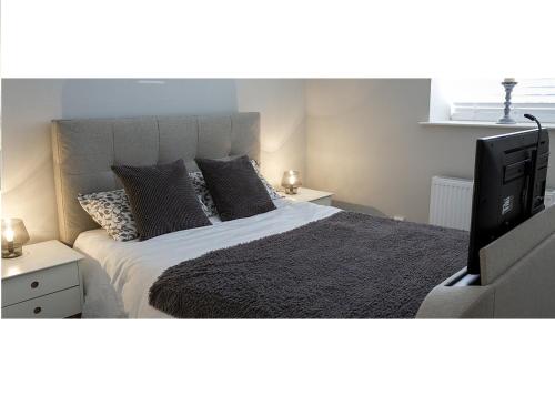 The Lane Apartment - image 14