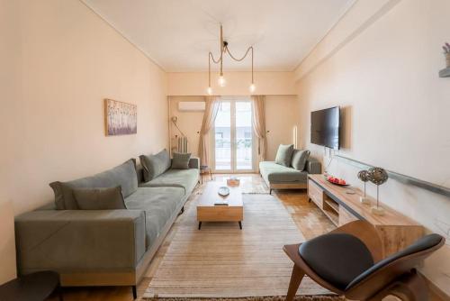 Spacious Urban Apt in the Heart of Athens 1