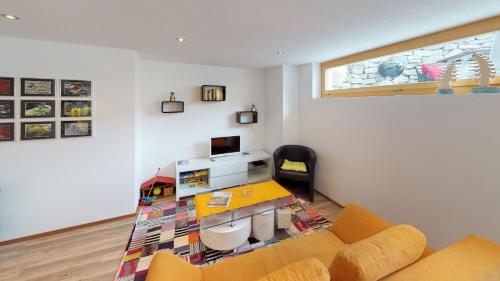 sala de TV, Chasa Samalgors in Ftan