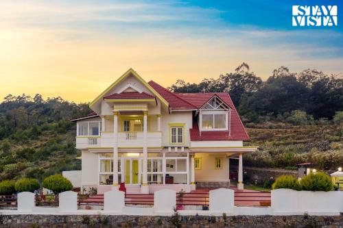StayVista at Orion's Crest ooty including breakfast - Pet Friendly Villa, Ooty