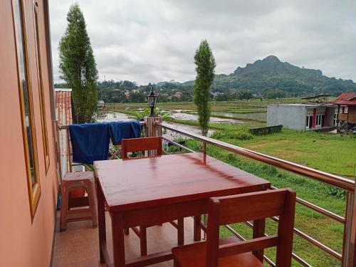 Balcony/terrace, The Twins Homestay in Rantepao