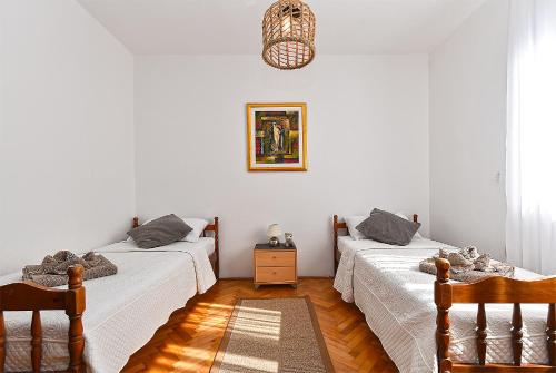 Apartment image 10